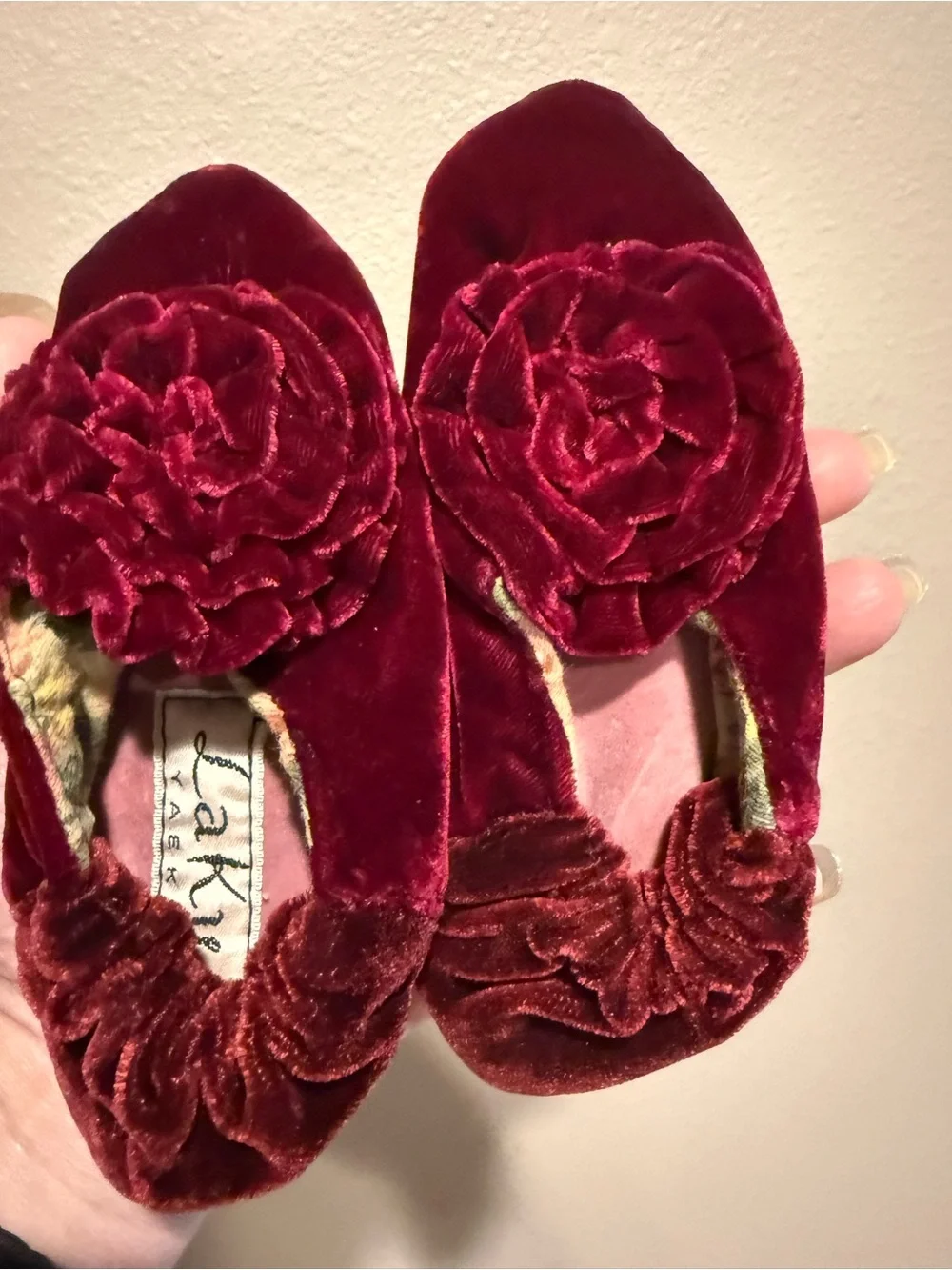 LAKU YAEKO Yamashita Velvet Toddler Slippers San Francisco Hand Made Deep Wine